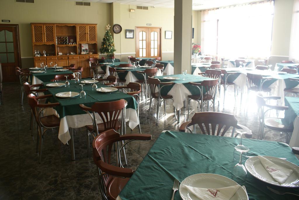 Hostal Velasco Valdelacalzada Exterior foto
